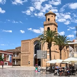 Uitzicht op Pilar de la Horadada met kustlijn