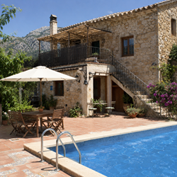 Overnachten in Alfafara Vakantie en overnachten in Alfafara aan de Serra de Mariola