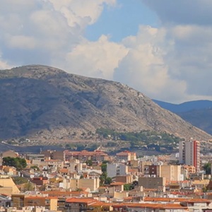 Panoramisch uitzicht over de stad Elda