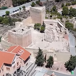 Historische straat met Moorse invloeden in Novelda