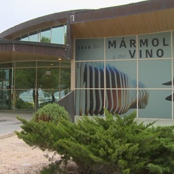 Centrum van Pinoso in de zon