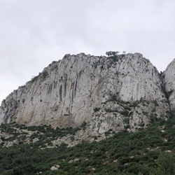 Uitzicht over rivier en velden bij El Verger