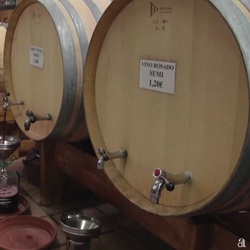 Witte huizen in een straat van Xaló