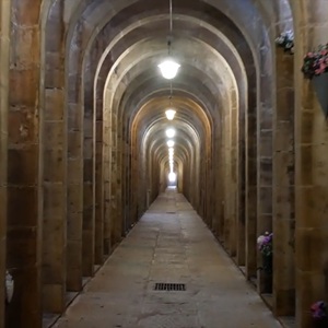 Ingang van het archeologisch museum in Alcoy