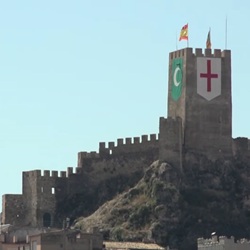Uitzicht op Banyeres de Mariola in de bergen