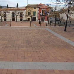 Weg en landschap rond Campo de Mirra in Alicante