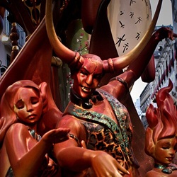 Voorbereidingen Hogueras de San Juan in Alicante